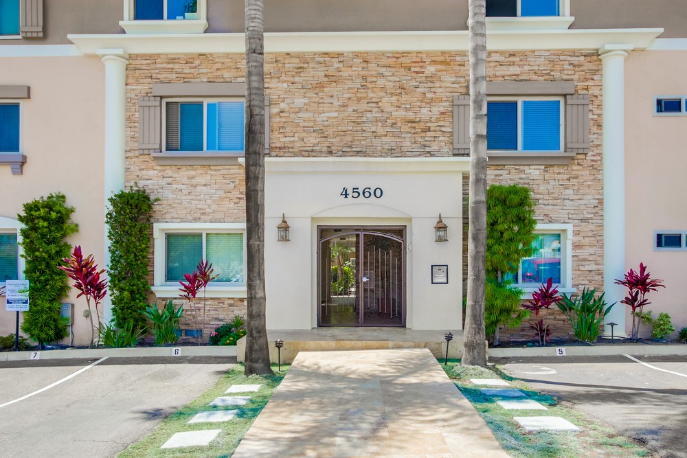 Virtual tour photo 5 of 39 for 4560 60th St Unit 12