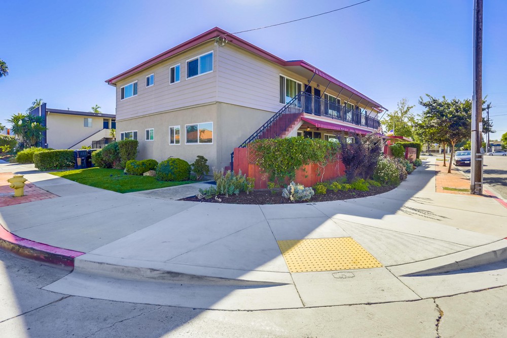 Virtual tour photo 4 of 31 for 4562 62nd St