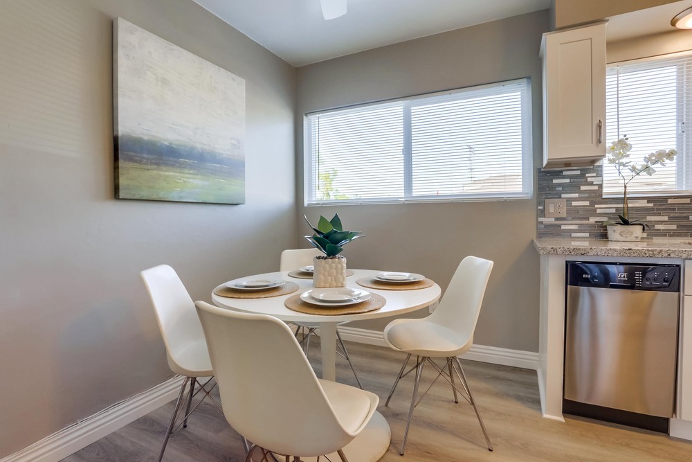 Virtual tour photo 14 of 31 for 4562 62nd St