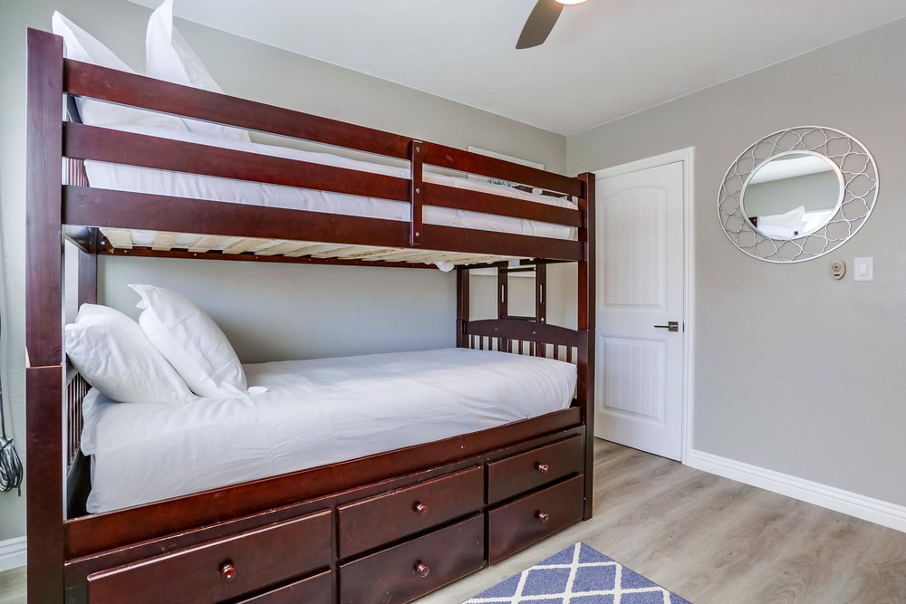 Virtual tour photo 26 of 31 for 4562 62nd St
