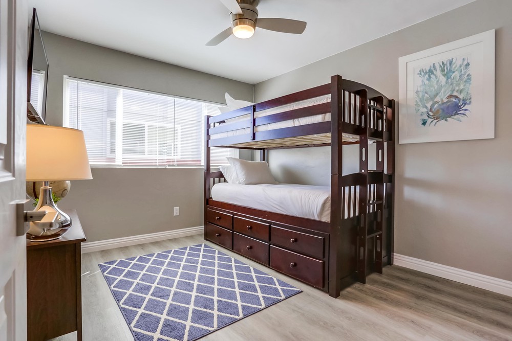 Virtual tour photo 28 of 31 for 4562 62nd St