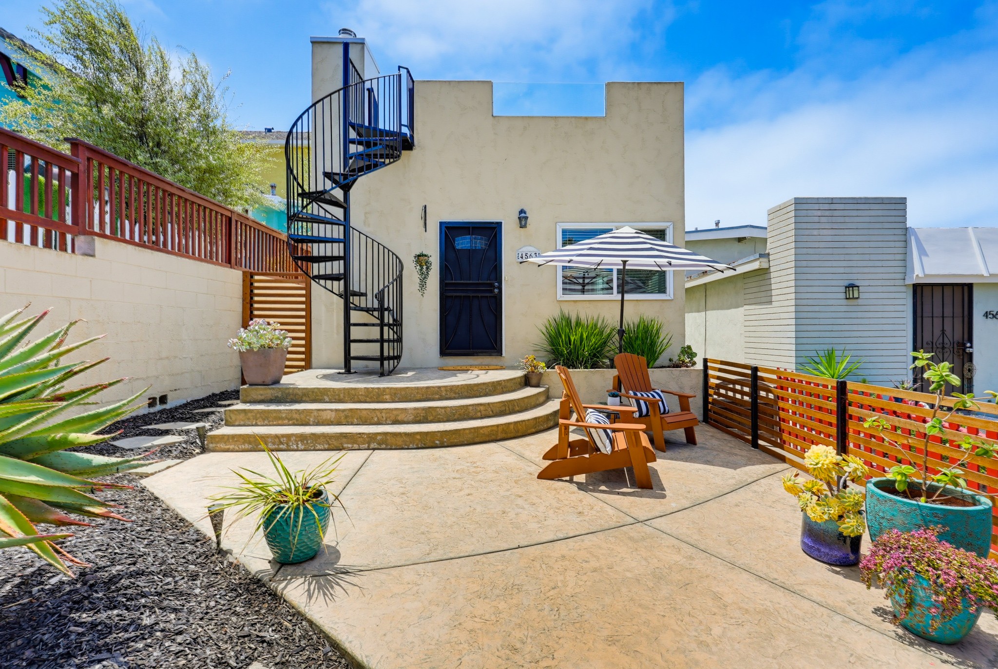Virtual tour photo 7 of 84 for 4563 Narragansett Ave