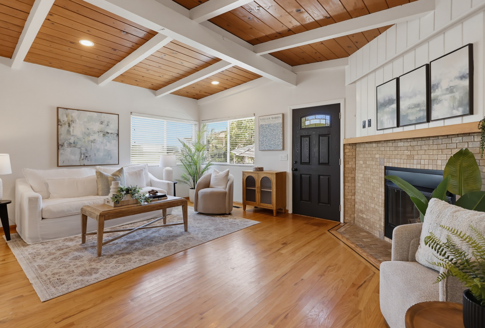 Virtual tour photo 14 of 84 for 4563 Narragansett Ave