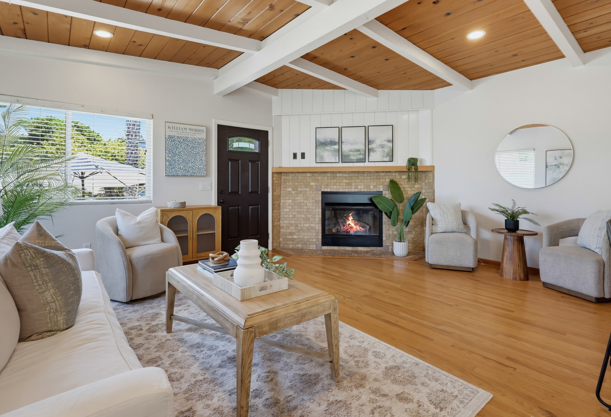 Virtual tour photo 16 of 84 for 4563 Narragansett Ave
