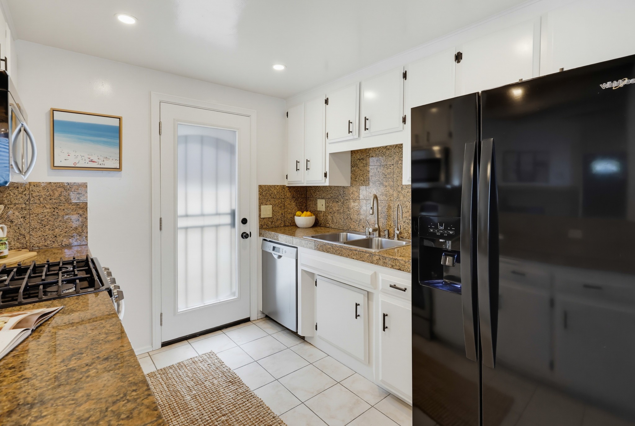 Virtual tour photo 21 of 84 for 4563 Narragansett Ave