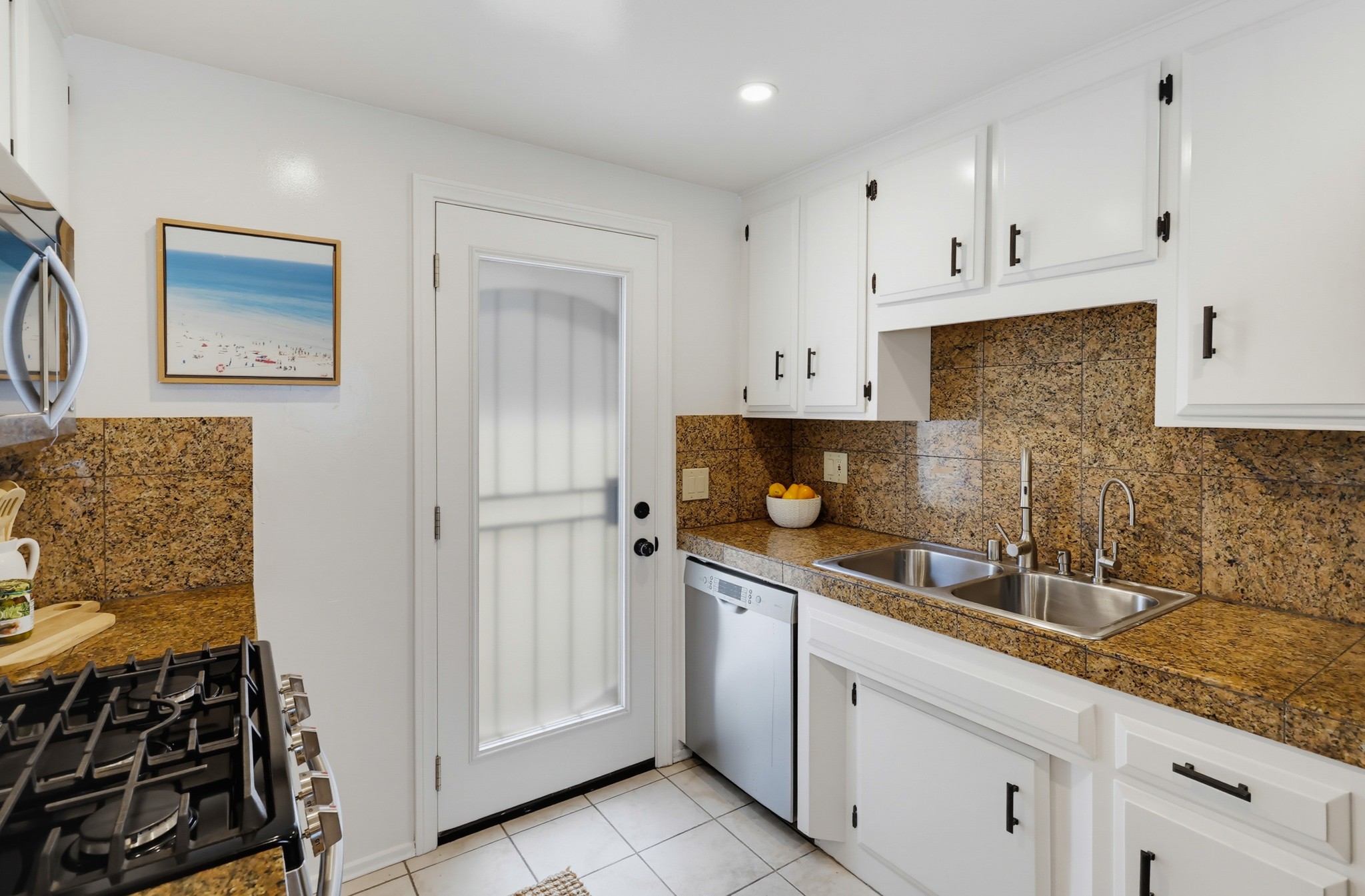 Virtual tour photo 22 of 84 for 4563 Narragansett Ave