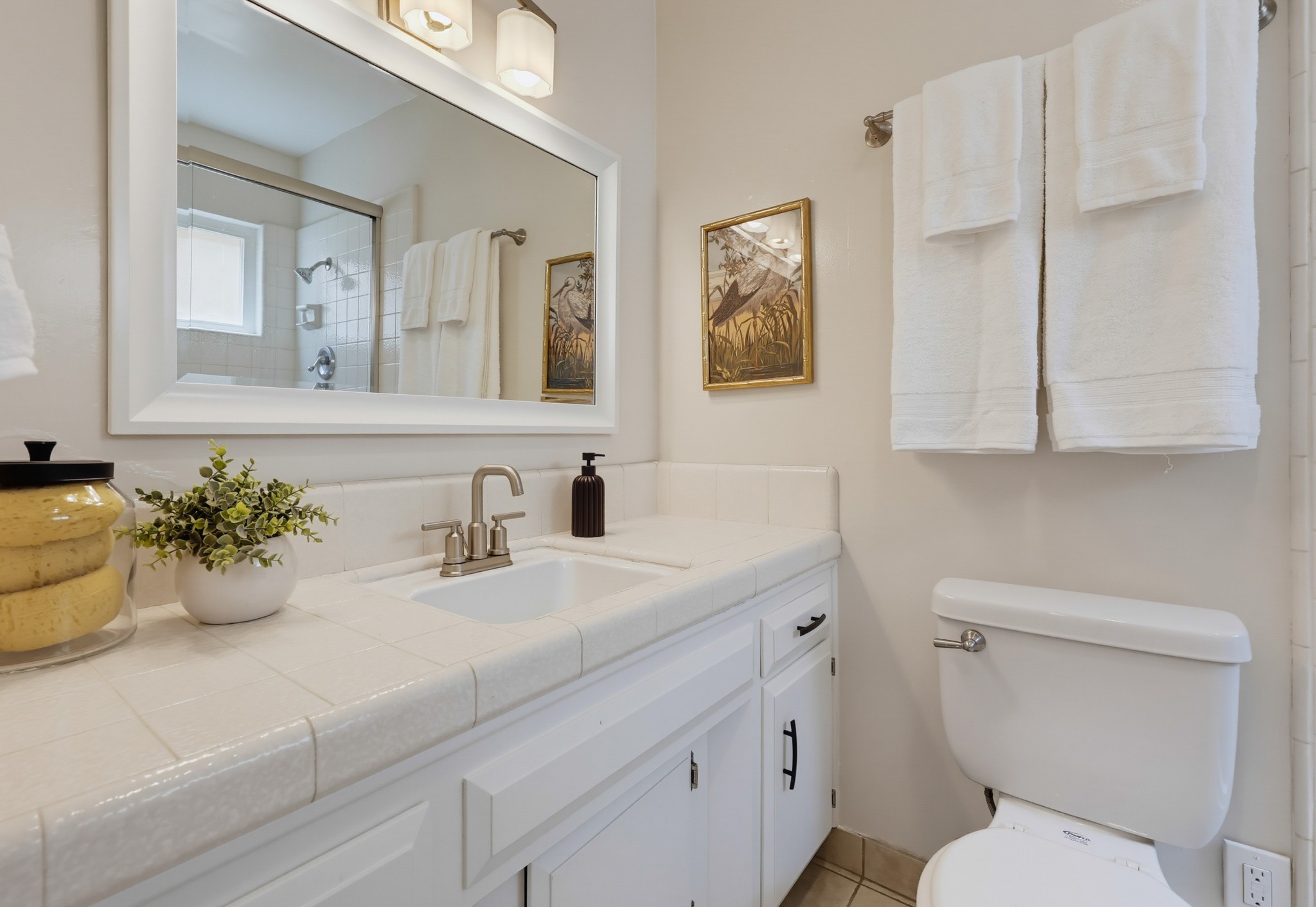 Virtual tour photo 31 of 84 for 4563 Narragansett Ave