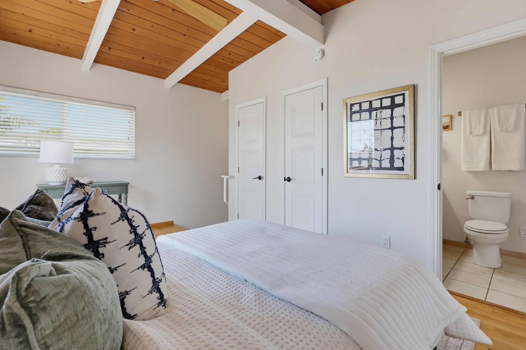 Virtual tour photo 35 of 84 for 4563 Narragansett Ave