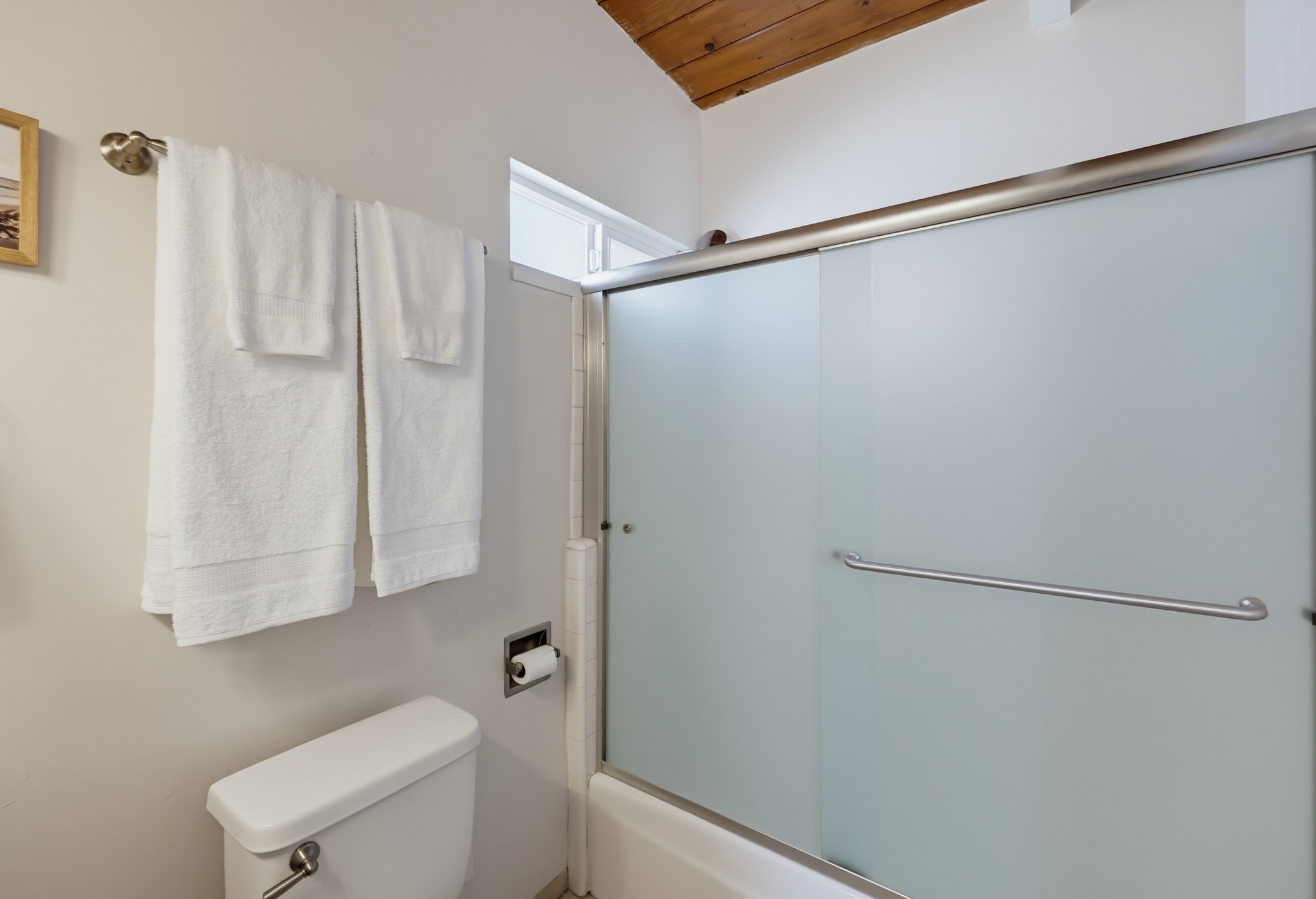 Virtual tour photo 40 of 84 for 4563 Narragansett Ave
