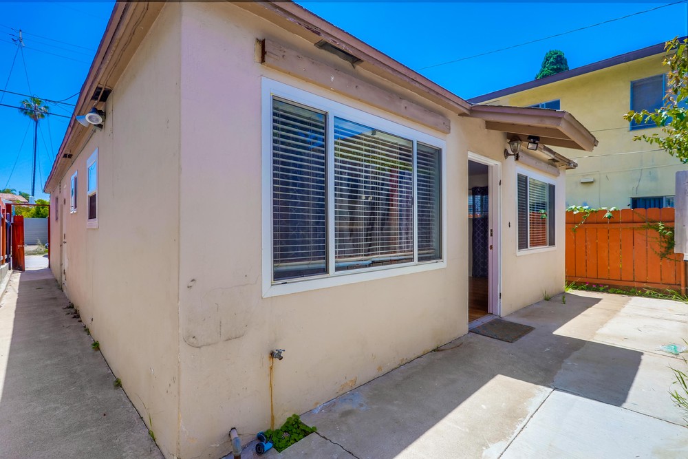 Virtual tour photo 1 of 17 for 4565 Florida St