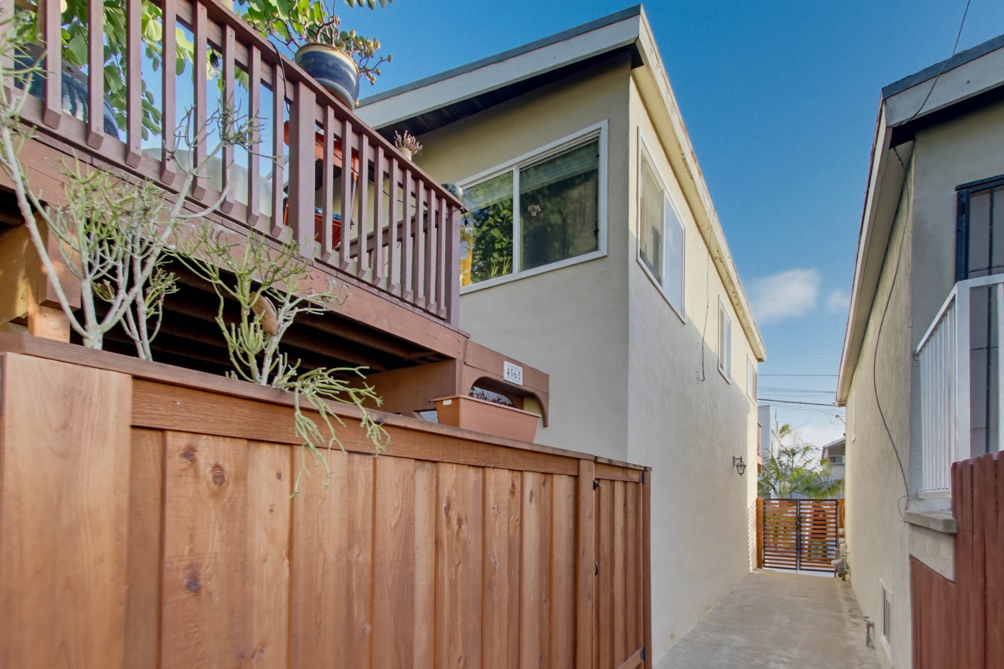 Virtual tour photo 1 of 61 for 4565 Narragansett Ave