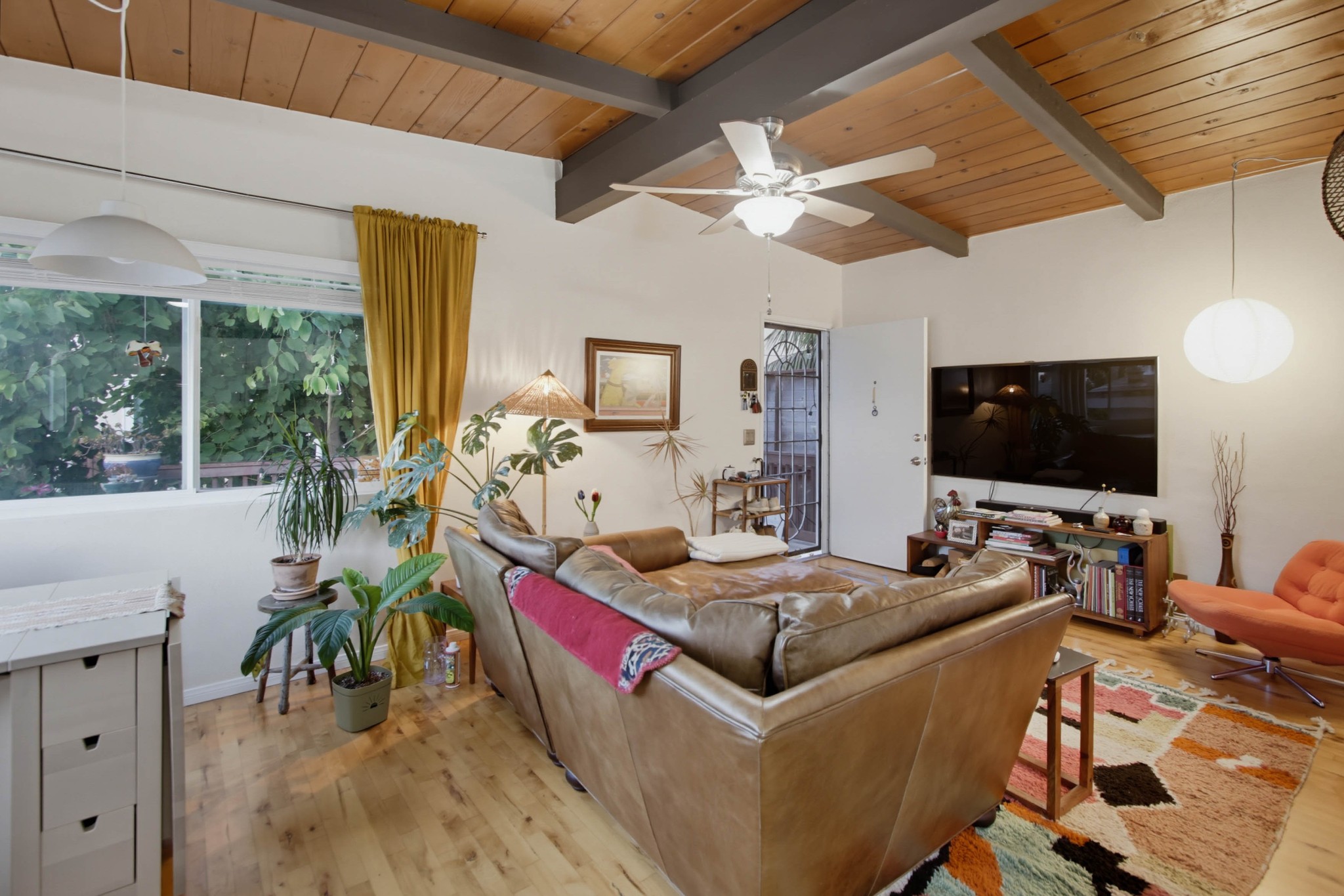 Virtual tour photo 15 of 61 for 4565 Narragansett Ave