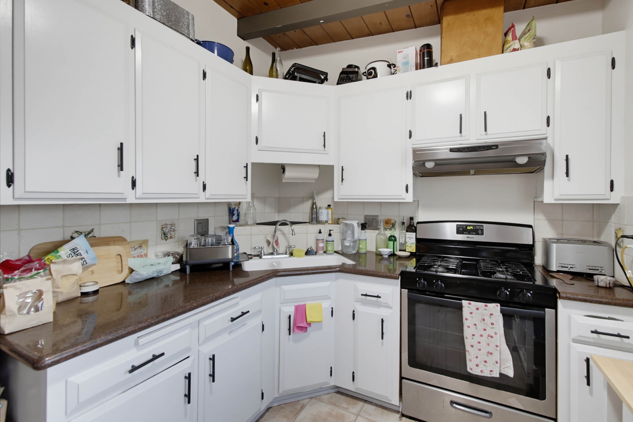 Virtual tour photo 20 of 61 for 4565 Narragansett Ave