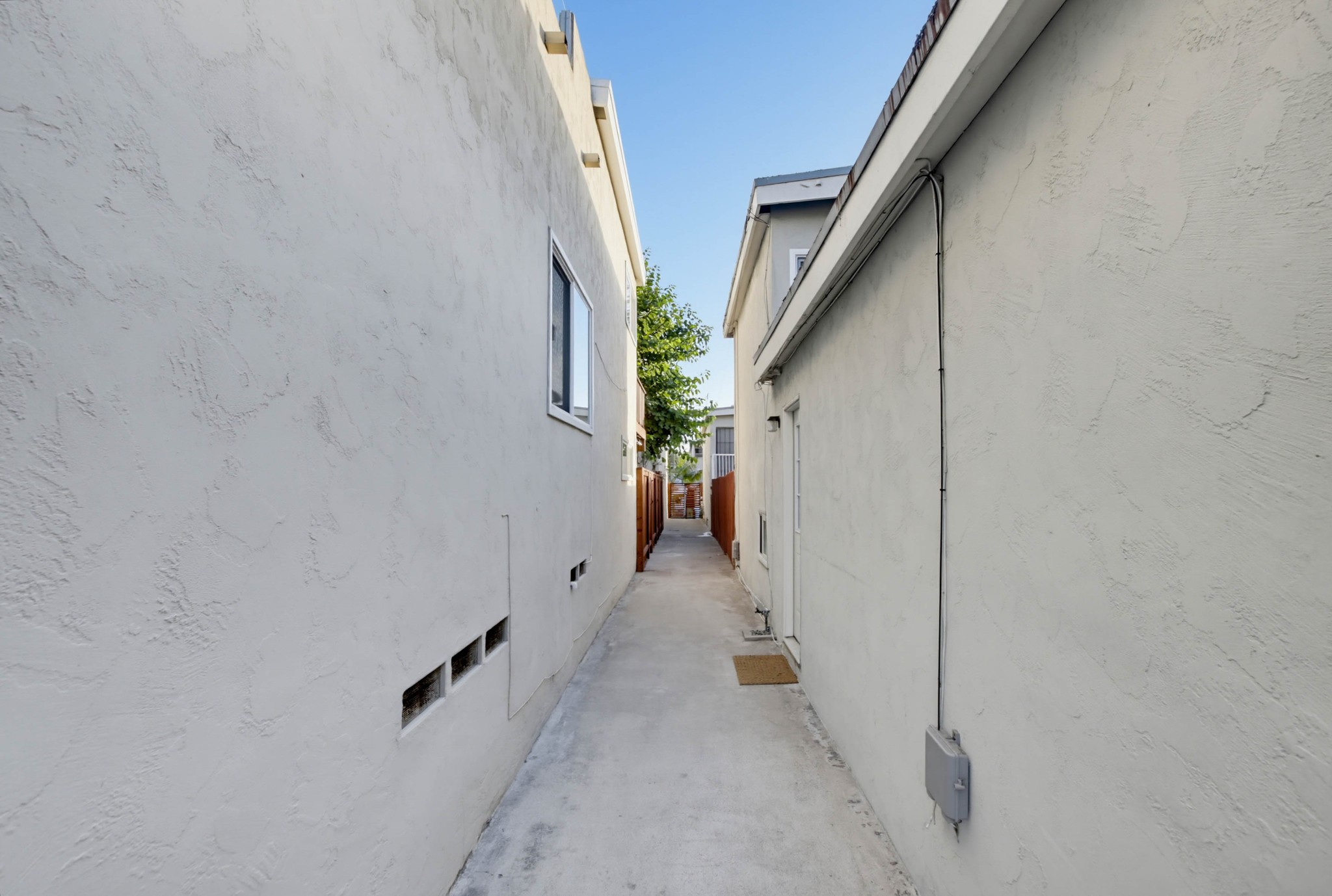 Virtual tour photo 41 of 61 for 4565 Narragansett Ave