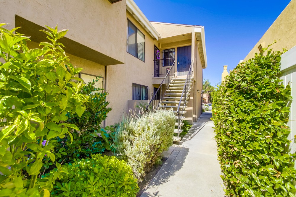 Virtual tour photo 8 of 37 for 4569 Hamilton St #4