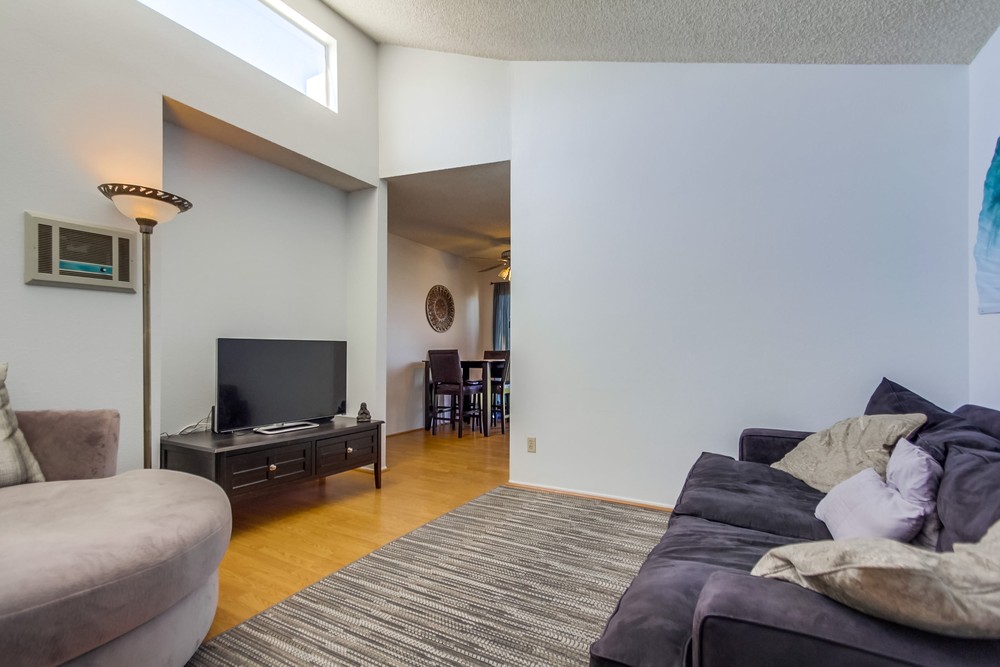 Virtual tour photo 11 of 37 for 4569 Hamilton St #4