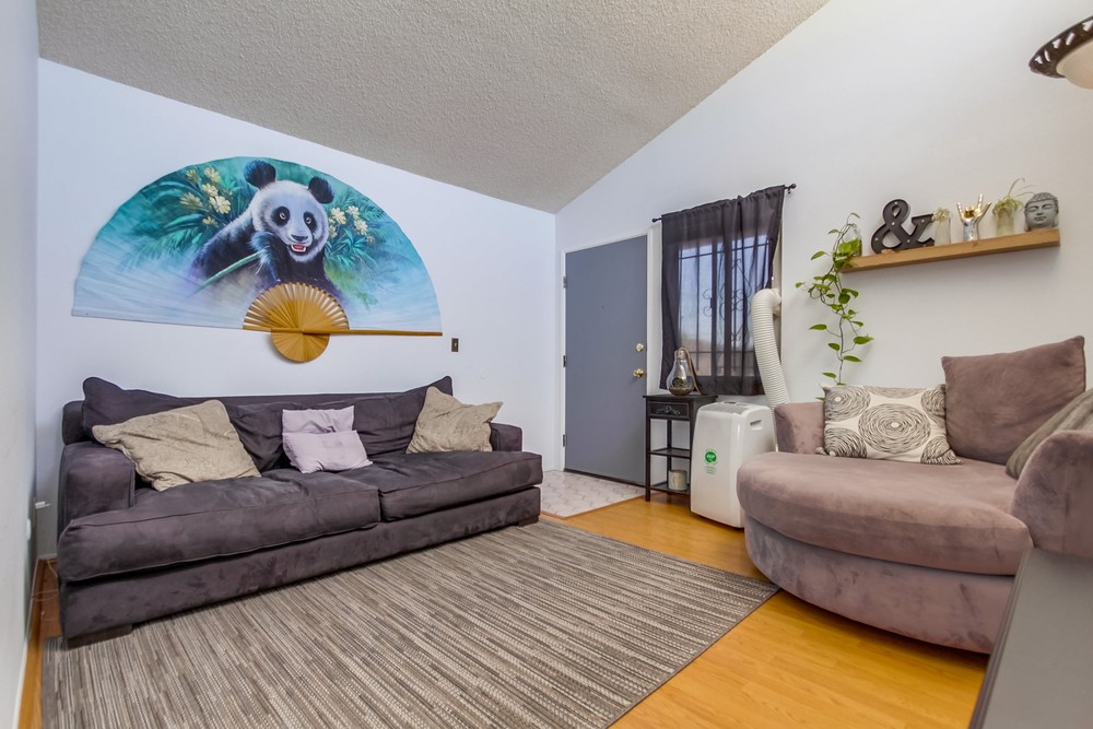 Virtual tour photo 12 of 37 for 4569 Hamilton St #4