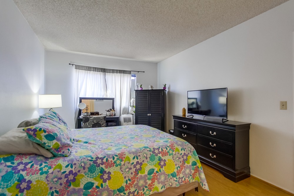 Virtual tour photo 32 of 37 for 4569 Hamilton St #4