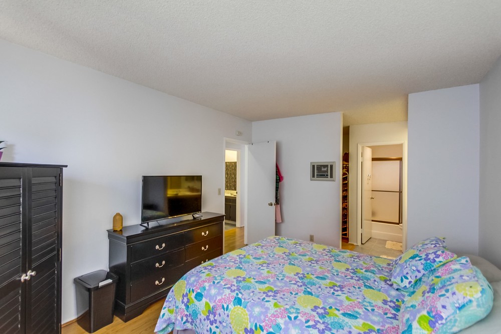 Virtual tour photo 33 of 37 for 4569 Hamilton St #4