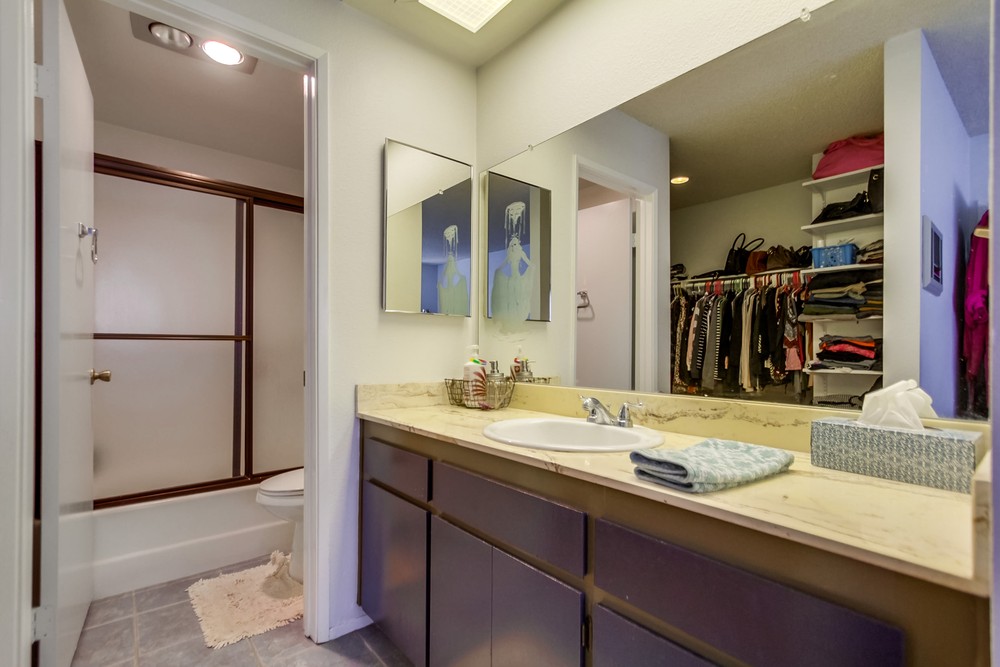 Virtual tour photo 34 of 37 for 4569 Hamilton St #4