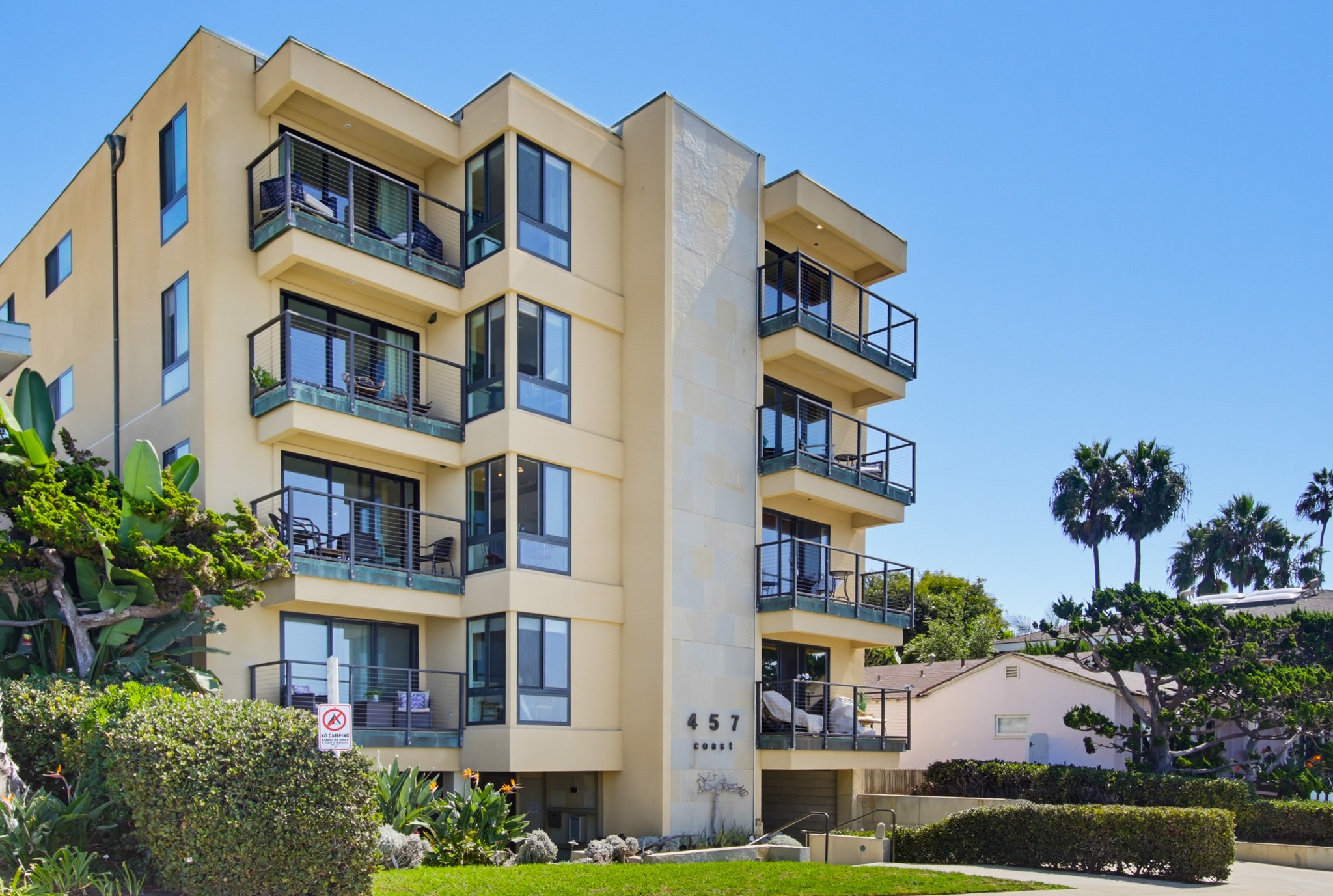 Virtual tour photo 3 of 87 for 457 Coast S Blvd Unit 302
