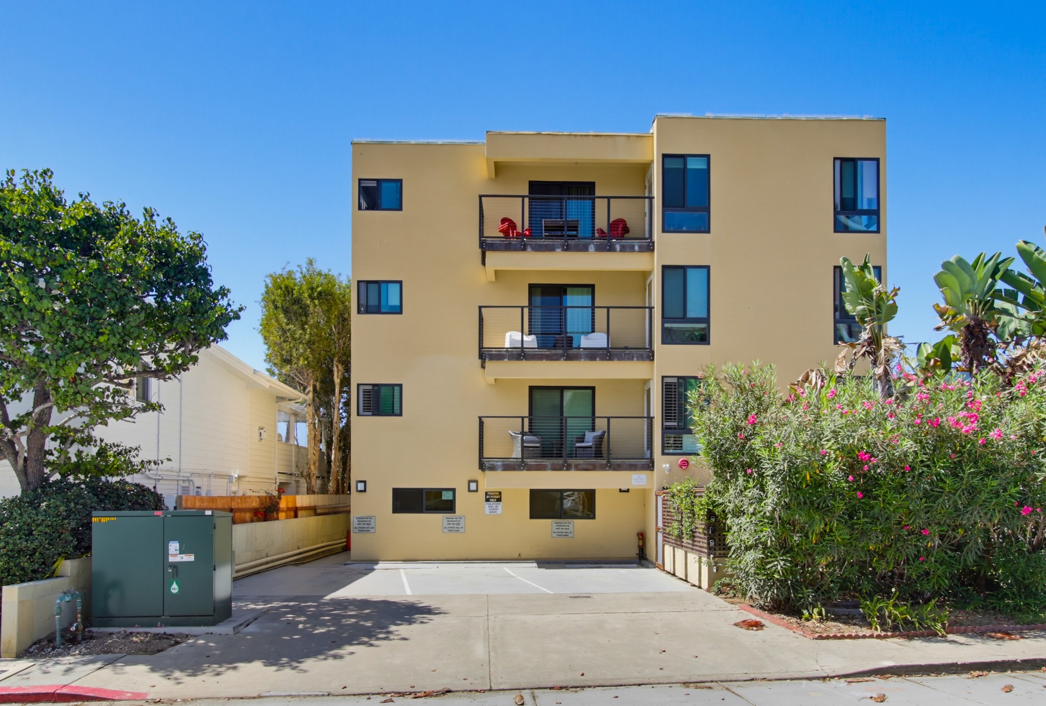 Virtual tour photo 38 of 87 for 457 Coast S Blvd Unit 302