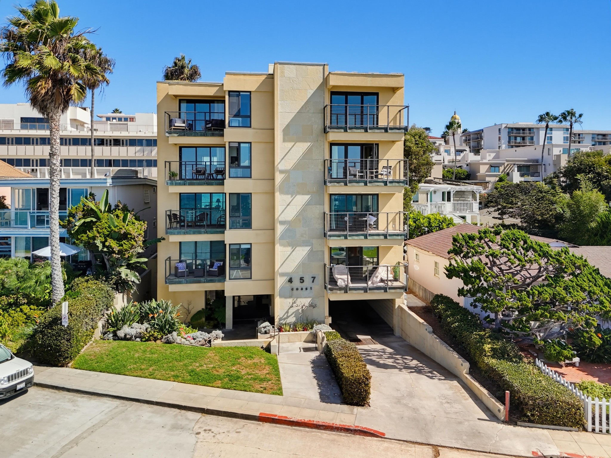 Virtual tour photo 46 of 87 for 457 Coast S Blvd Unit 302