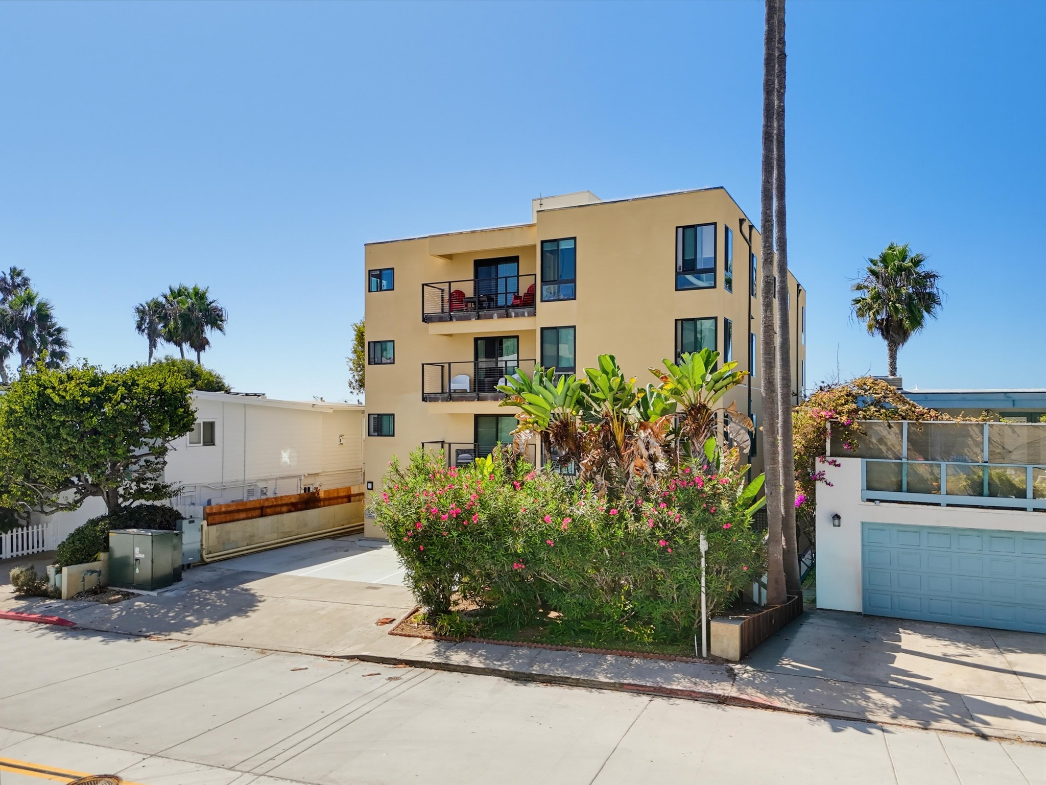 Virtual tour photo 52 of 87 for 457 Coast S Blvd Unit 302