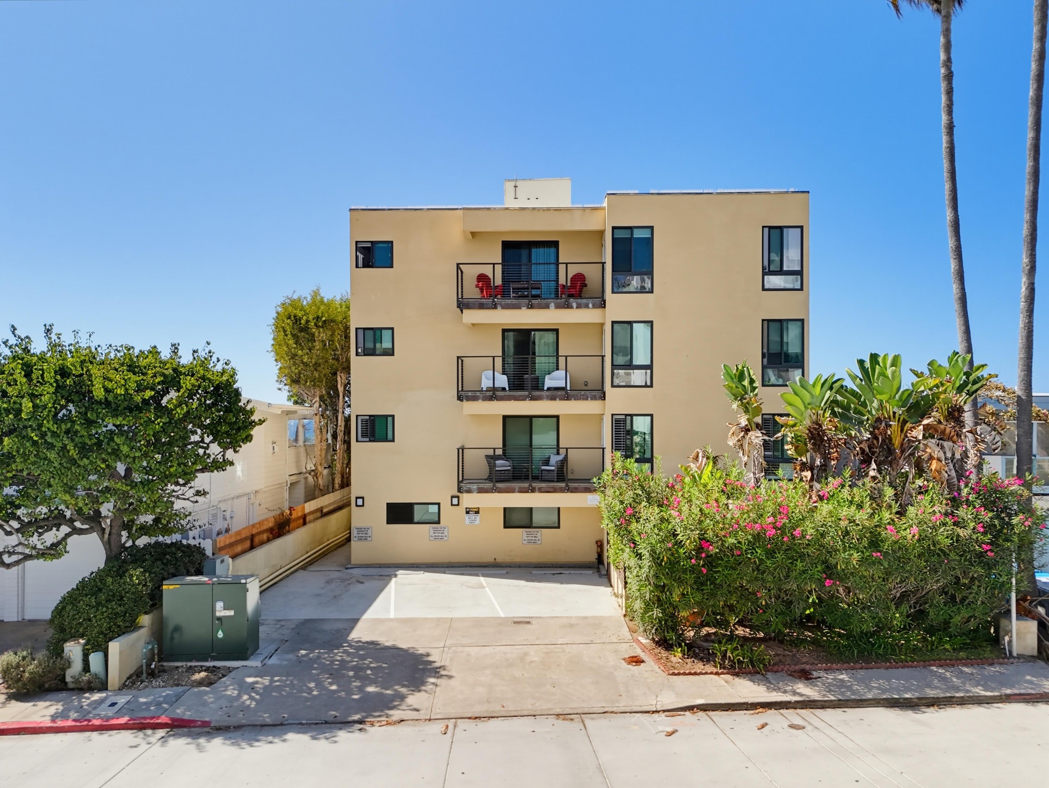 Virtual tour photo 53 of 87 for 457 Coast S Blvd Unit 302