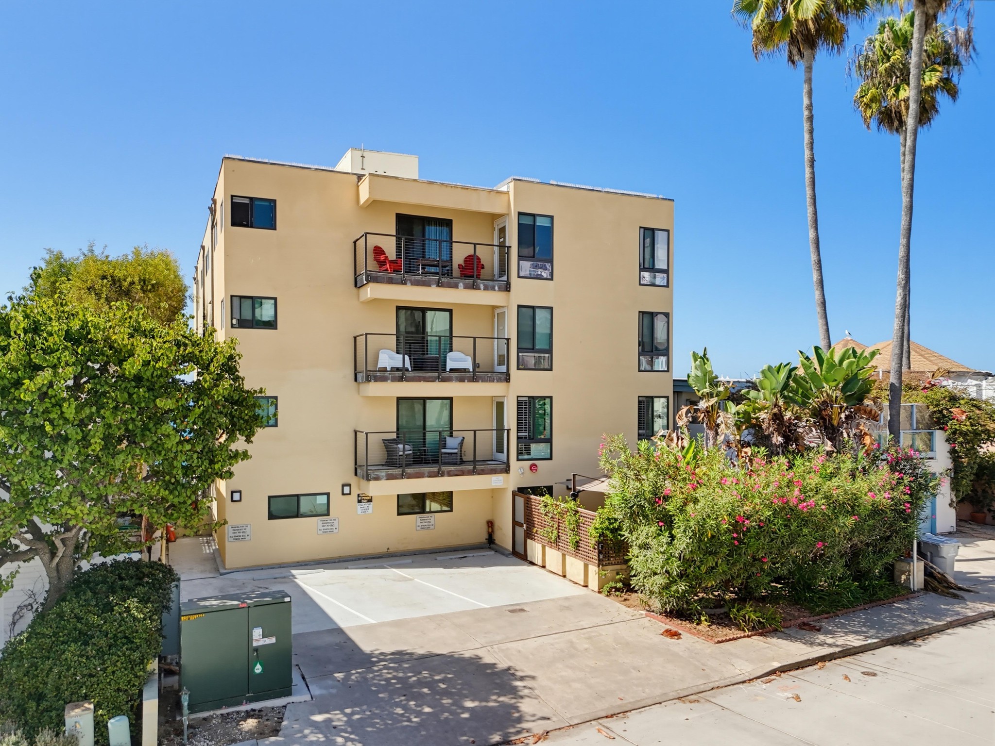 Virtual tour photo 54 of 87 for 457 Coast S Blvd Unit 302