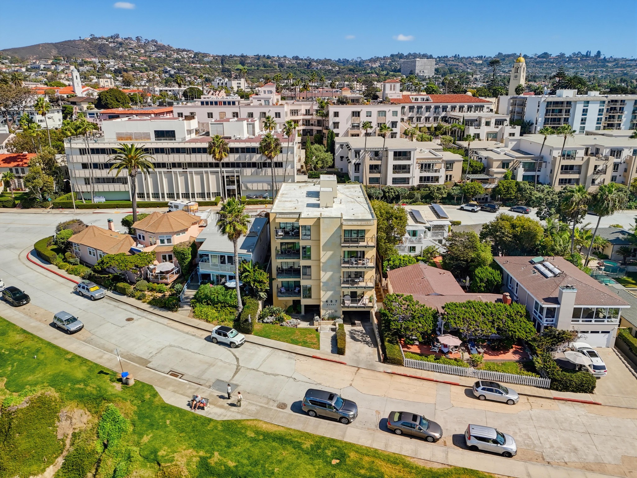 Virtual tour photo 60 of 87 for 457 Coast S Blvd Unit 302