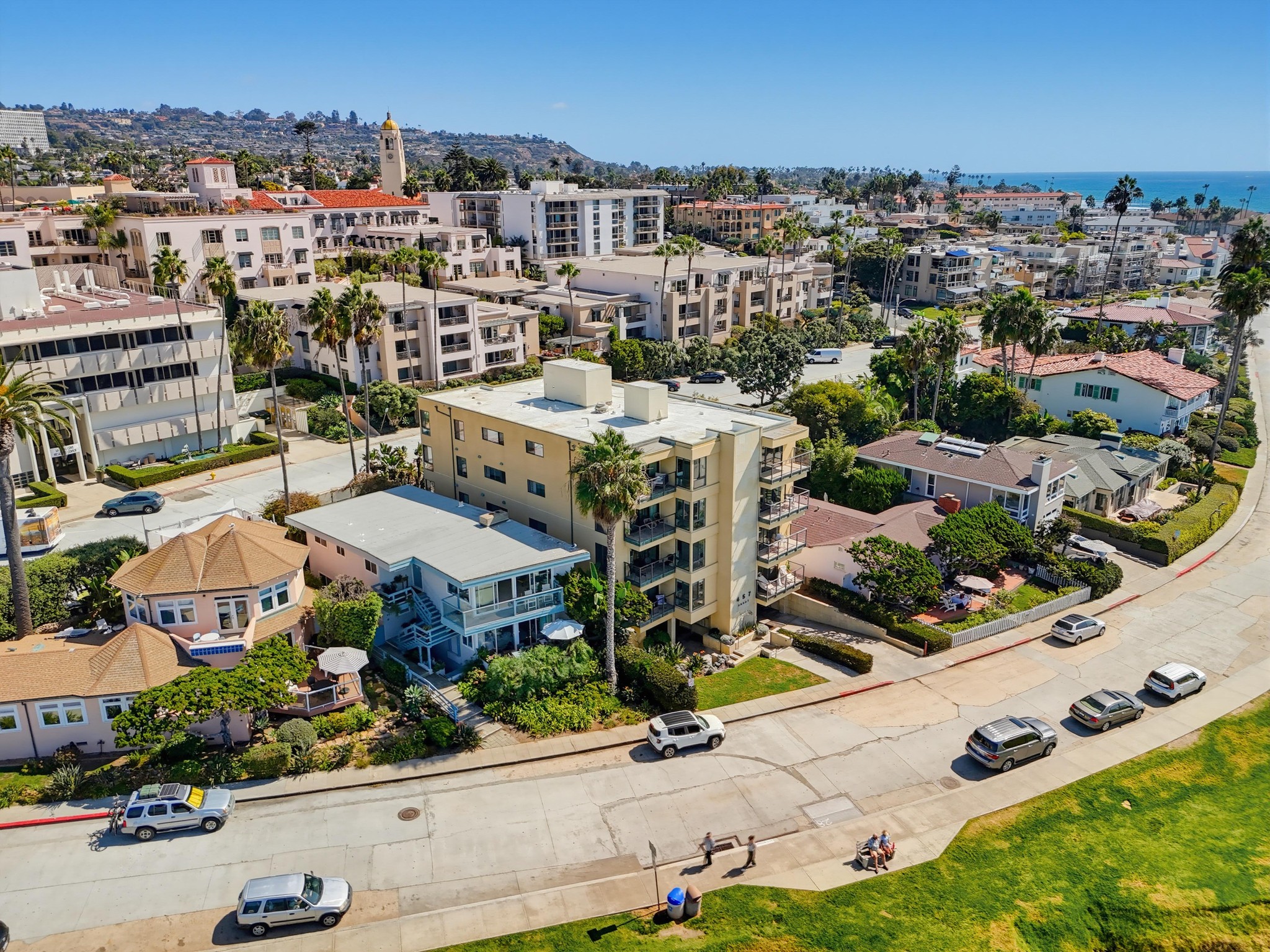 Virtual tour photo 61 of 87 for 457 Coast S Blvd Unit 302