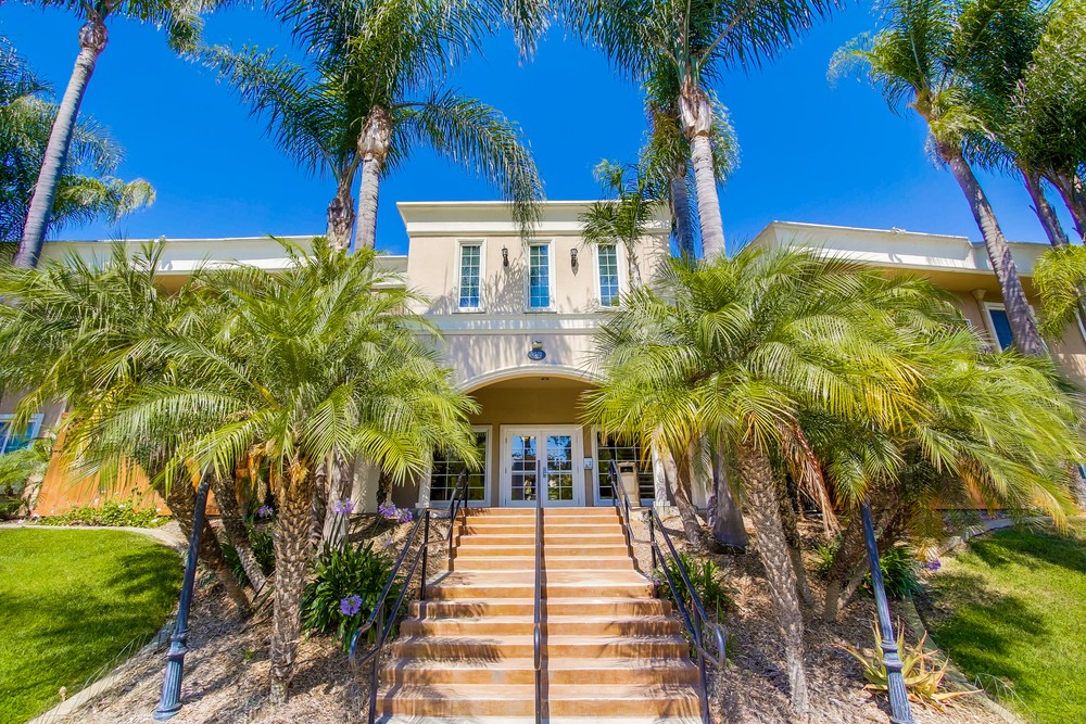 Virtual tour photo 1 of 45 for 4570 54th St #109
