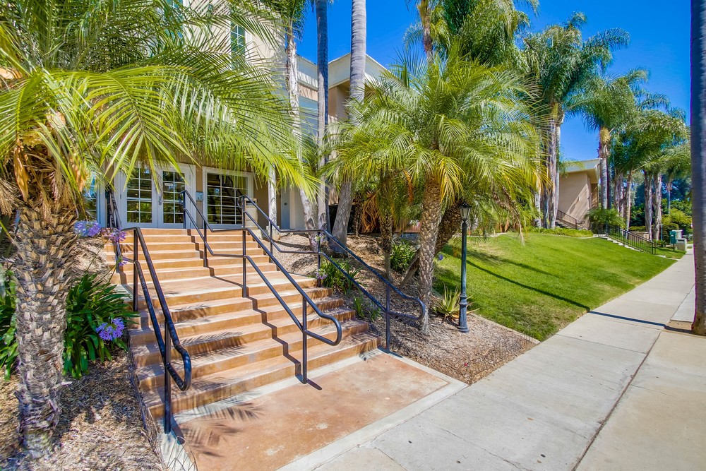 Virtual tour photo 3 of 45 for 4570 54th St #109