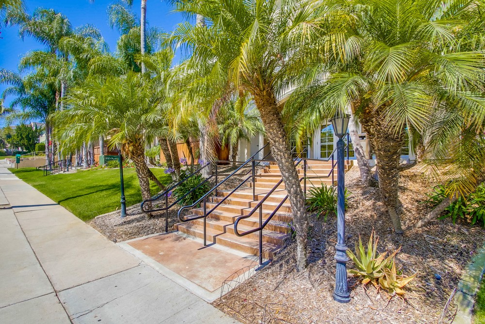 Virtual tour photo 4 of 45 for 4570 54th St #109