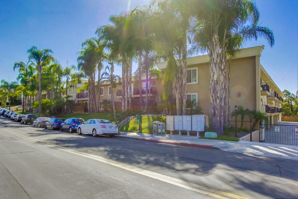 Virtual tour photo 3 of 41 for 4570 54th St UNIT 208