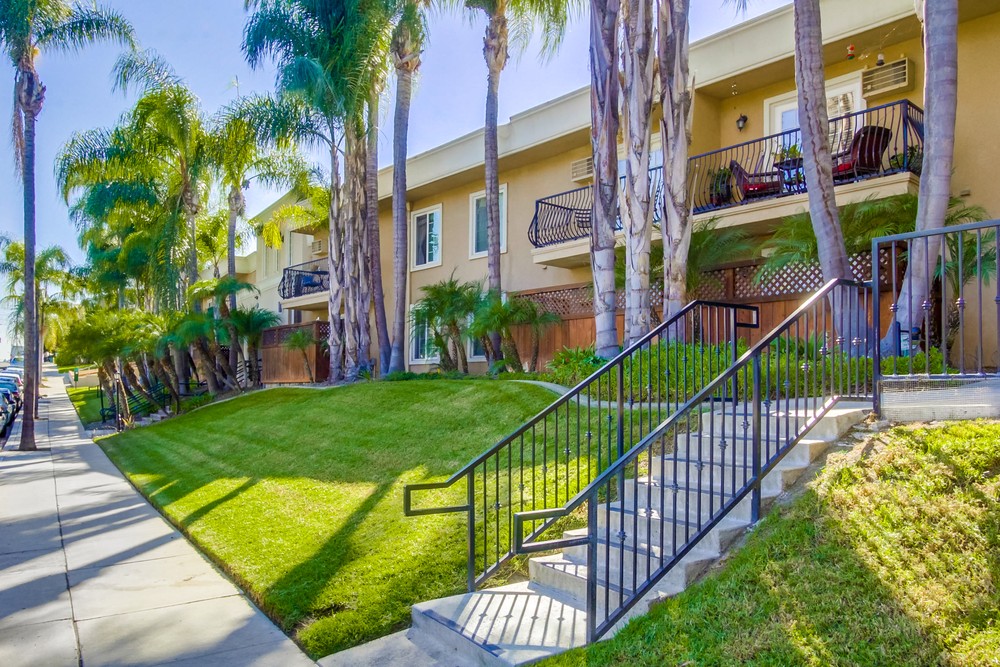 Virtual tour photo 7 of 41 for 4570 54th St UNIT 208