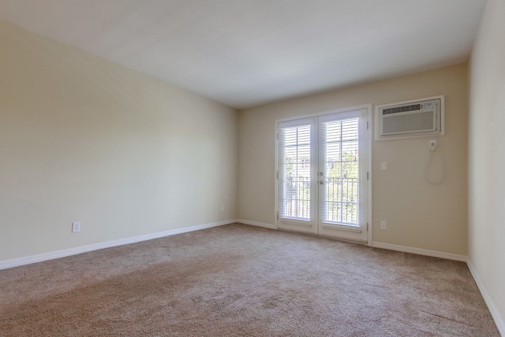 Virtual tour photo 14 of 41 for 4570 54th St UNIT 208