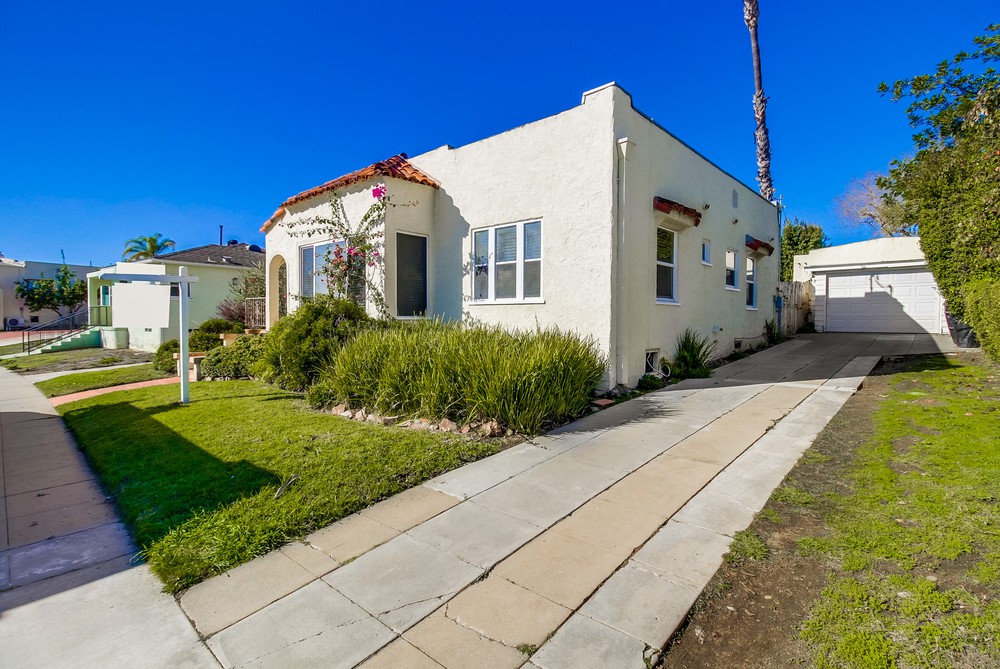 Virtual tour photo 4 of 53 for 4570 Highland Ave