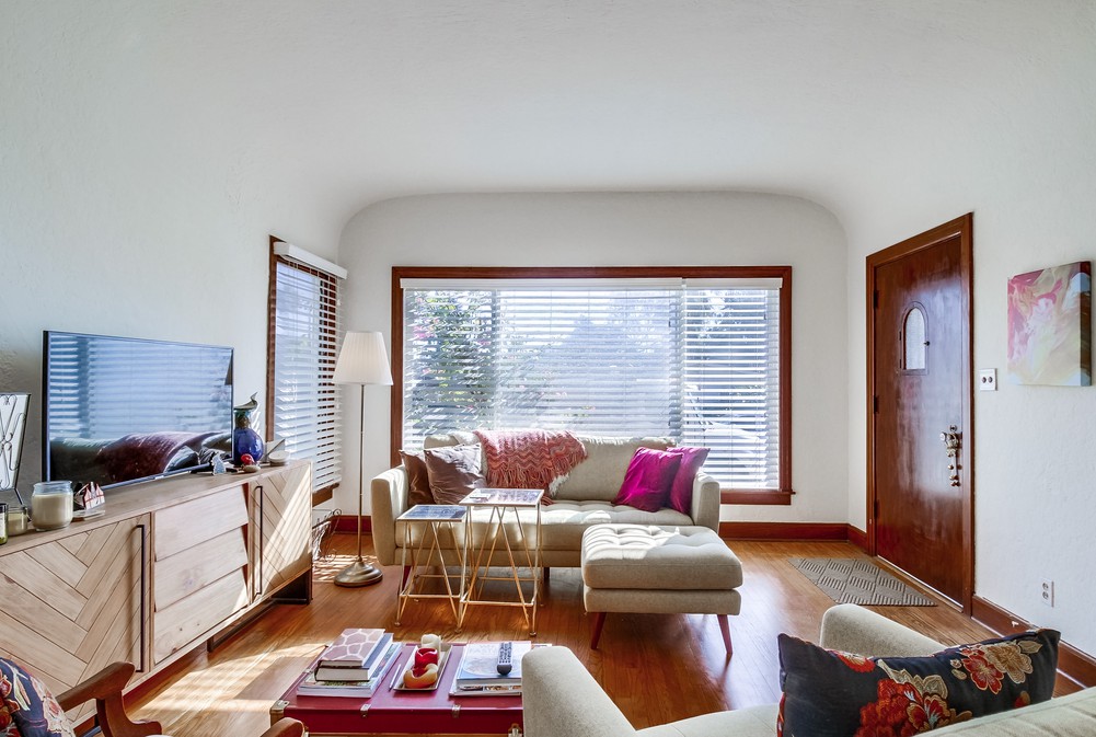 Virtual tour photo 13 of 53 for 4570 Highland Ave