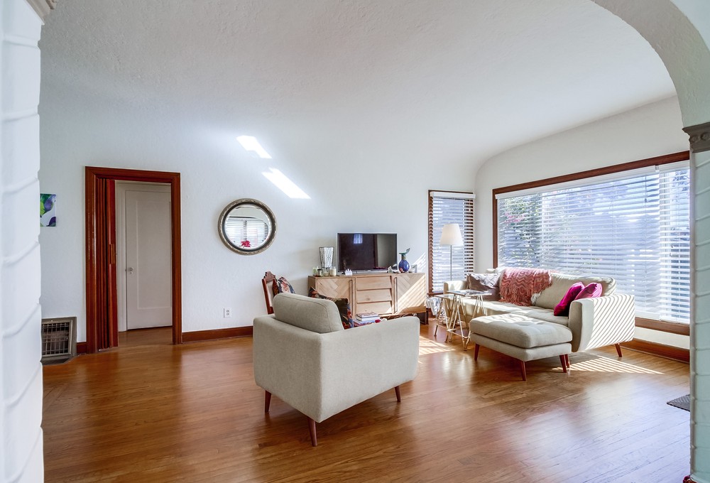 Virtual tour photo 16 of 53 for 4570 Highland Ave