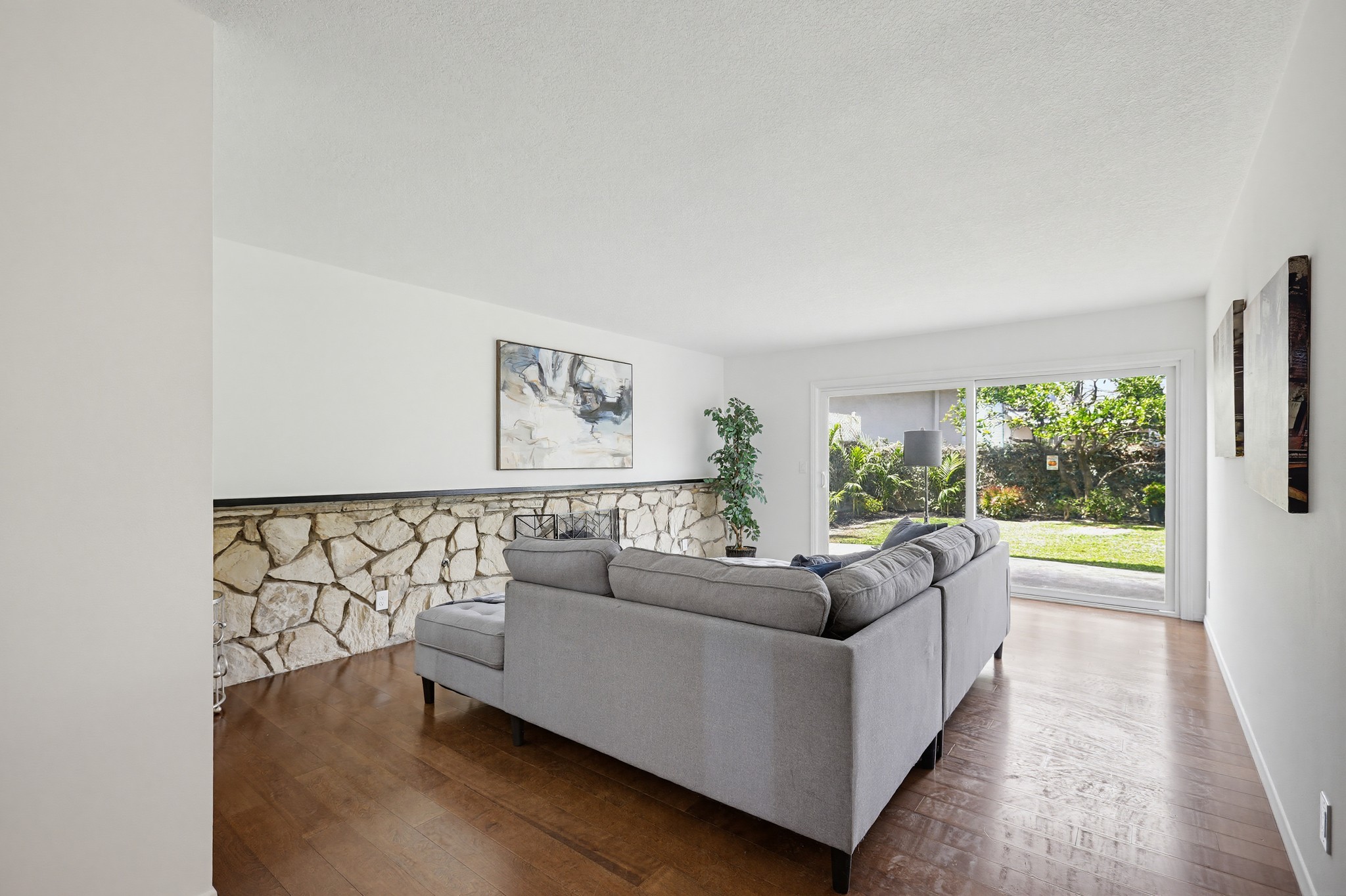 Virtual tour photo 35 of 75 for 4571 Trafalgar Dr