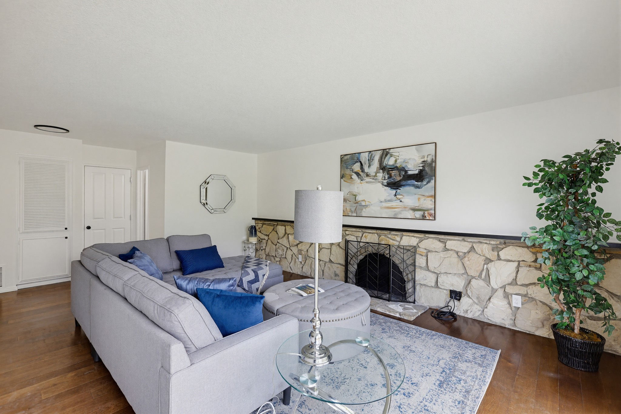 Virtual tour photo 38 of 75 for 4571 Trafalgar Dr