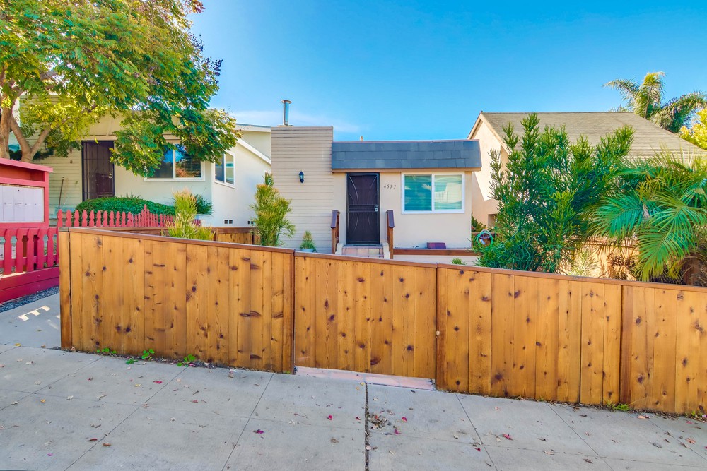Virtual tour photo 1 of 45 for 4573 Narragansett Ave