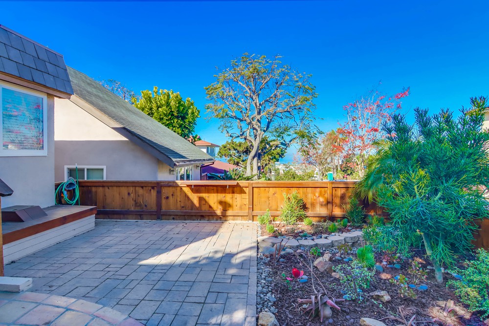Virtual tour photo 6 of 45 for 4573 Narragansett Ave
