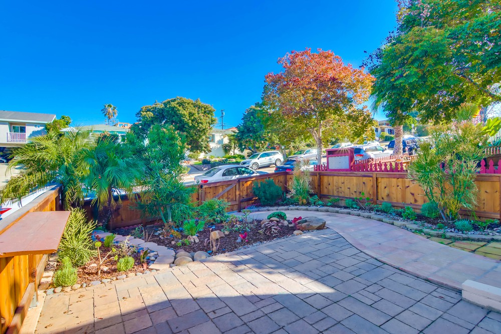 Virtual tour photo 8 of 45 for 4573 Narragansett Ave