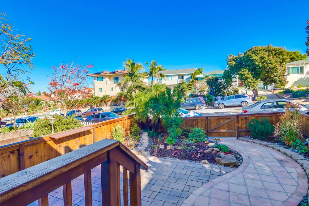 Virtual tour photo 9 of 45 for 4573 Narragansett Ave