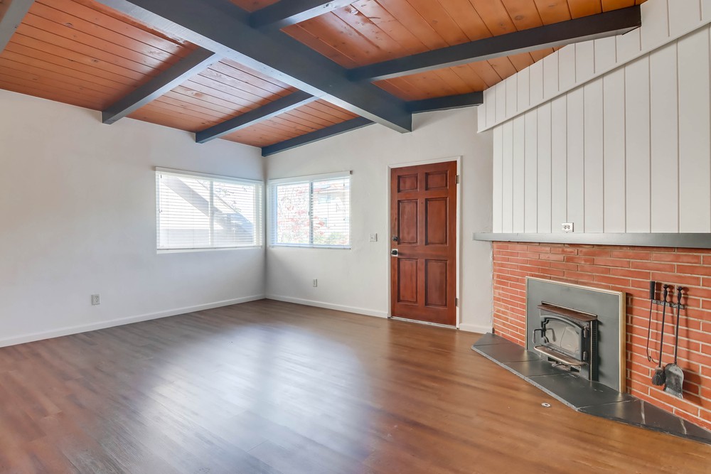 Virtual tour photo 15 of 45 for 4573 Narragansett Ave