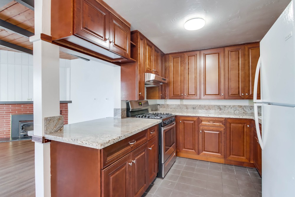 Virtual tour photo 22 of 45 for 4573 Narragansett Ave