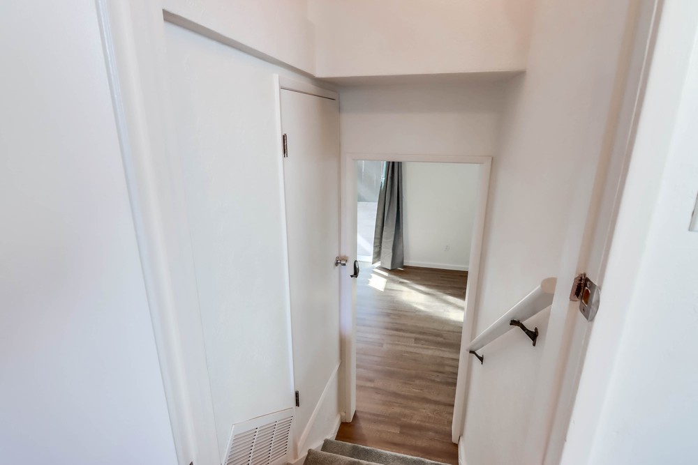 Virtual tour photo 27 of 45 for 4573 Narragansett Ave